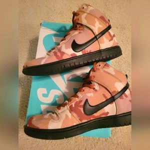 Nike camo SB Dunk High Pro